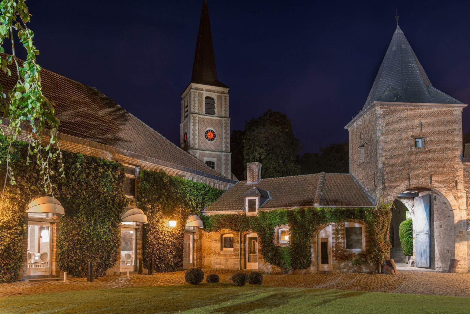 The hotel restaurant in the evening